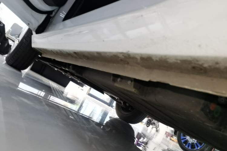 Used Geely Galaxy Panda 2024 Panda Mini 200km Endurance Bear Left Side Sill