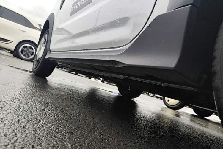Used Geely Galaxy Panda 2024 200km Panda Kart Left Side Sill