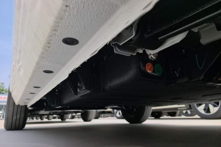 Used Geely Galaxy Panda 2024 Panda Mini 200km Endurance Bear Left Side Sill
