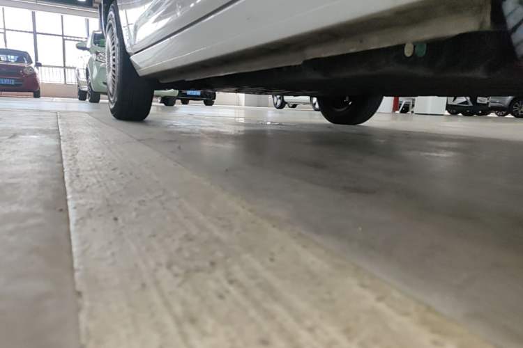 Used Geely Galaxy Panda 2024 Panda Mini 200km Endurance Bear Left Side Sill