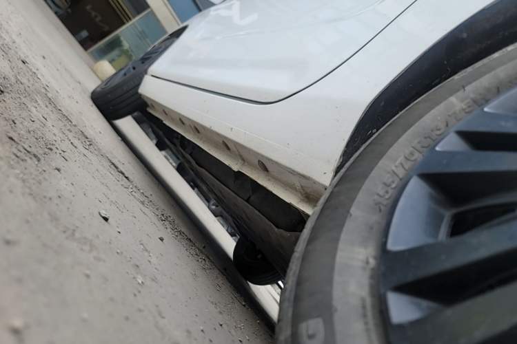 Used Geely Galaxy Panda 2024 Panda Mini 200km Endurance Bear Left Side Sill