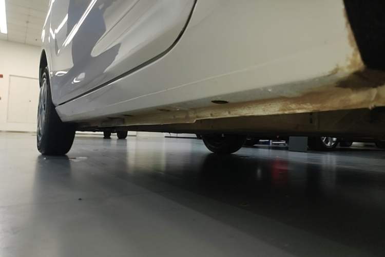 Used Geely Galaxy Panda 2024 Panda Mini 200km Endurance Bear Left Side Sill