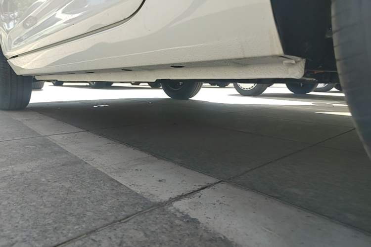 Used Geely Galaxy Panda 2024 Panda Mini 200km Endurance Bear Left Side Sill