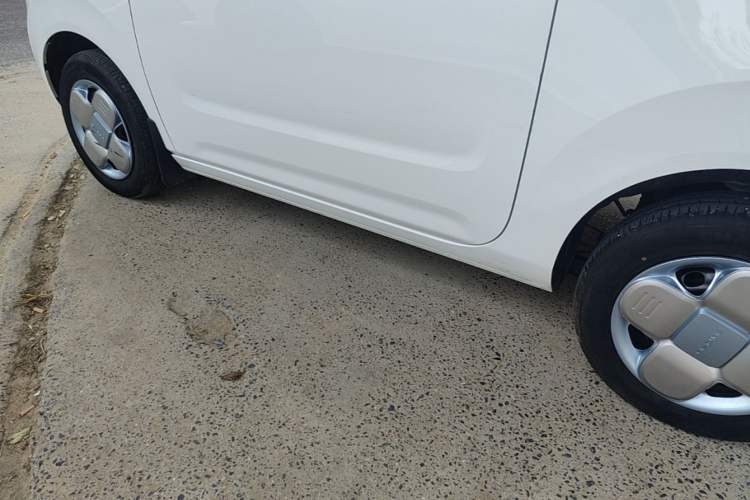 Used Geely Galaxy Panda 2024 Panda Mini 200km Endurance Bear Left Side Sill