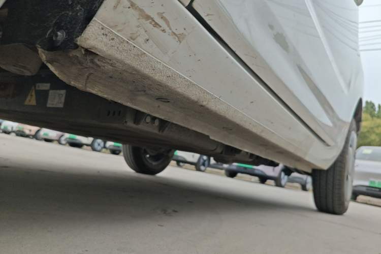 Used Geely Galaxy Panda 2024 Panda Mini 200km Endurance Bear Left Side Sill
