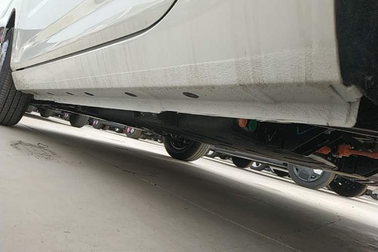 Used Geely Galaxy Panda 2024 Panda Mini 200km Endurance Bear Left Side Sill