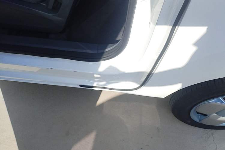 Used Geely Galaxy Panda 2024 Panda Mini 200km Endurance Bear Left Side Sill
