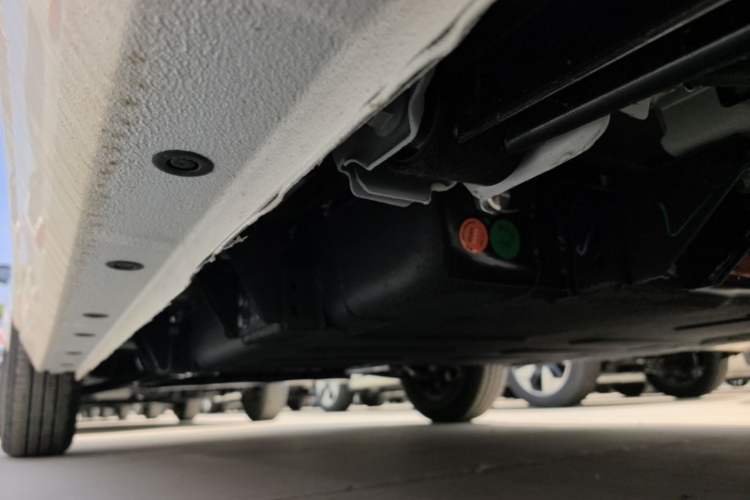 Used Geely Galaxy Panda 2024 Panda Mini 200km Endurance Bear Left Side Sill