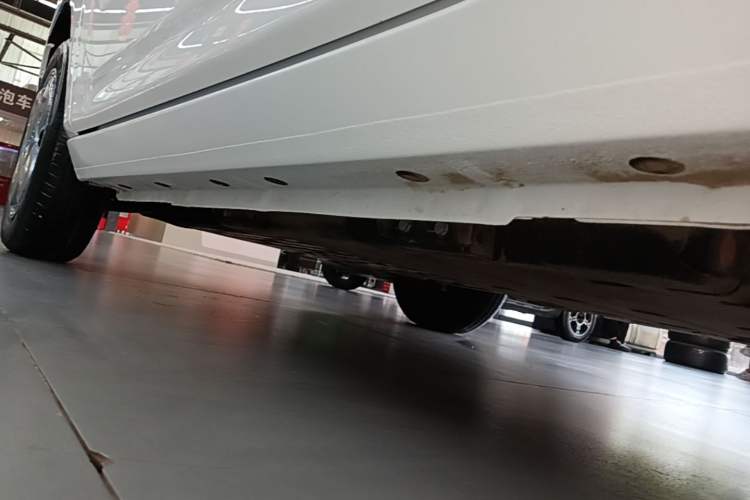 Used Geely Galaxy Panda 2024 Panda Mini 200km Endurance Bear Left Side Sill