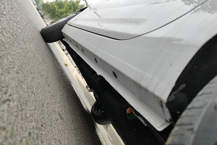 Used Geely Galaxy Panda 2024 Panda Mini 200km Endurance Bear Left Side Sill