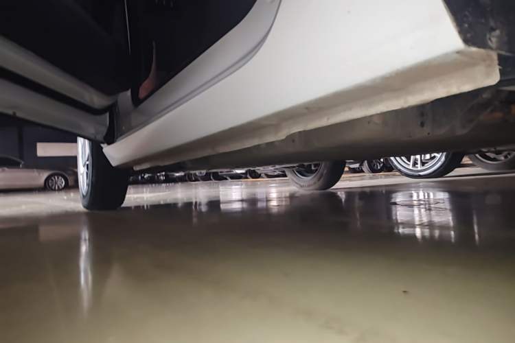 Used Geely Galaxy Panda 2024 Panda Mini 200km Endurance Bear Left Side Sill