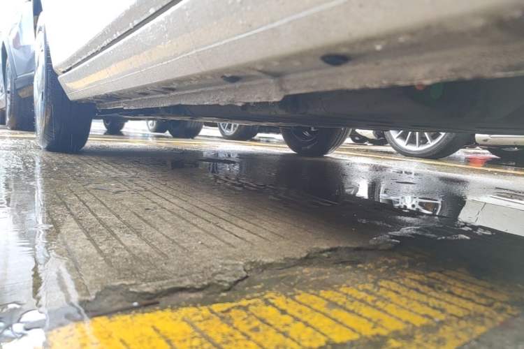 Used Geely Galaxy Panda 2024 Panda Mini 200km Dragon Edition Left Side Sill