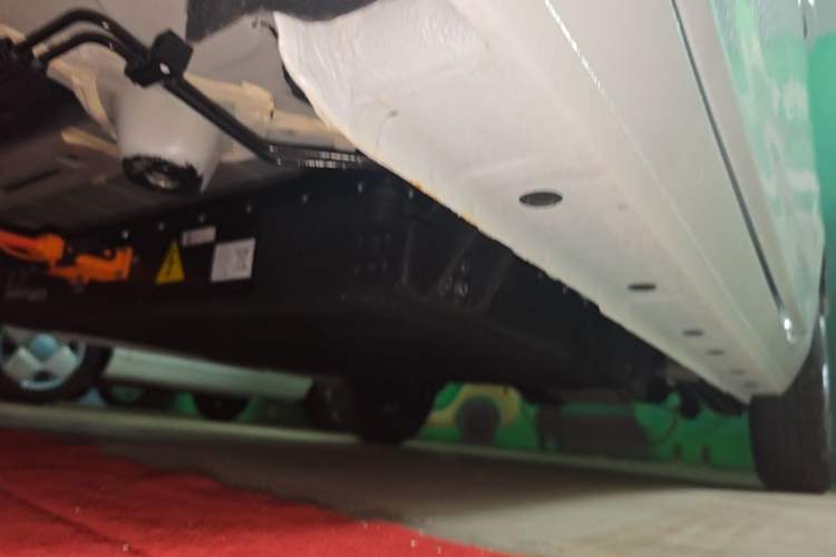 Used Geely Galaxy Panda 2024 Panda Mini 200km Endurance Bear Left Side Sill