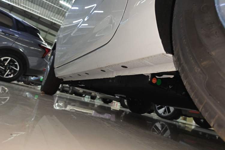Used Geely Galaxy Panda 2024 Panda Mini 200km Endurance Bear Left Side Sill