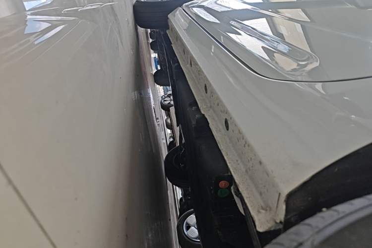 Used Geely Galaxy Panda 2024 Panda Mini 200km Endurance Bear Left Side Sill