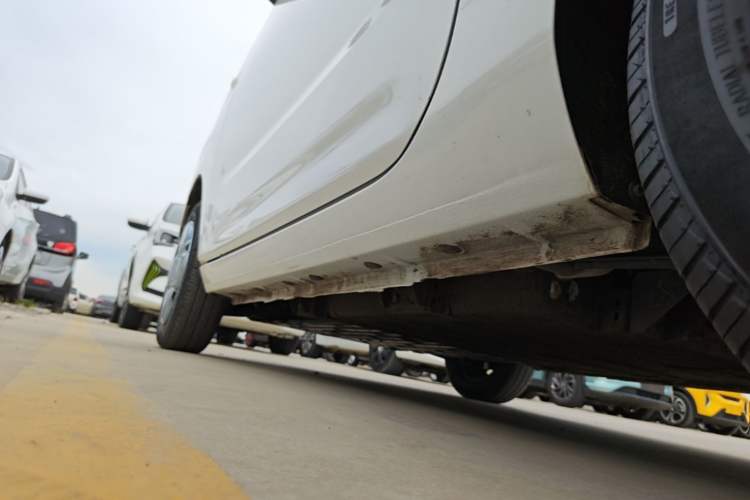 Used Geely Galaxy Panda 2024 Panda Mini 200km Endurance Bear Left Side Sill