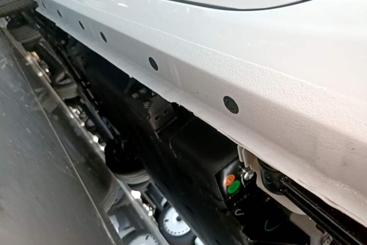 Used Geely Galaxy Panda 2024 Panda Mini 200km Endurance Bear Left Side Sill