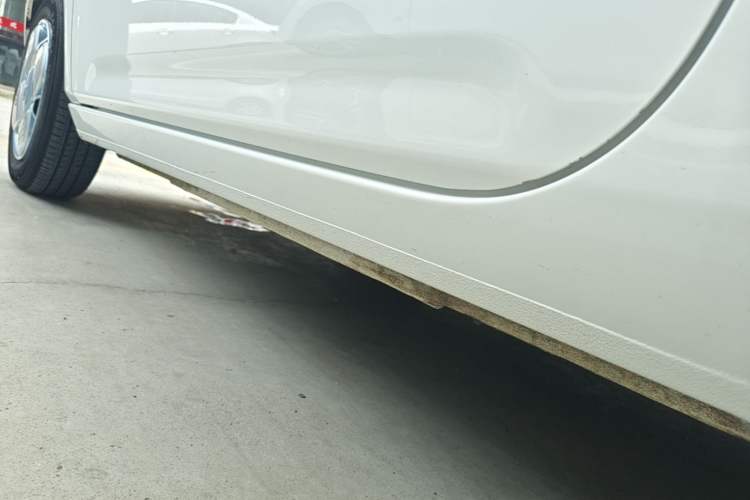 Used Geely Galaxy Panda 2024 Panda Mini 200km Endurance Bear Left Side Sill