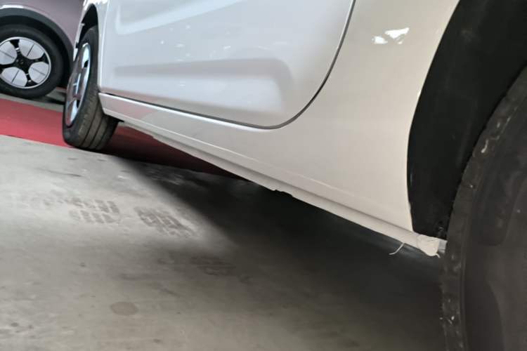Used Geely Galaxy Panda 2024 Panda Mini 200km Endurance Bear Left Side Sill