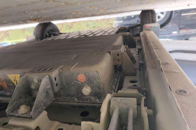 Used Geely Galaxy Panda 2024 Panda Mini 200km Endurance Bear Left Side Sill