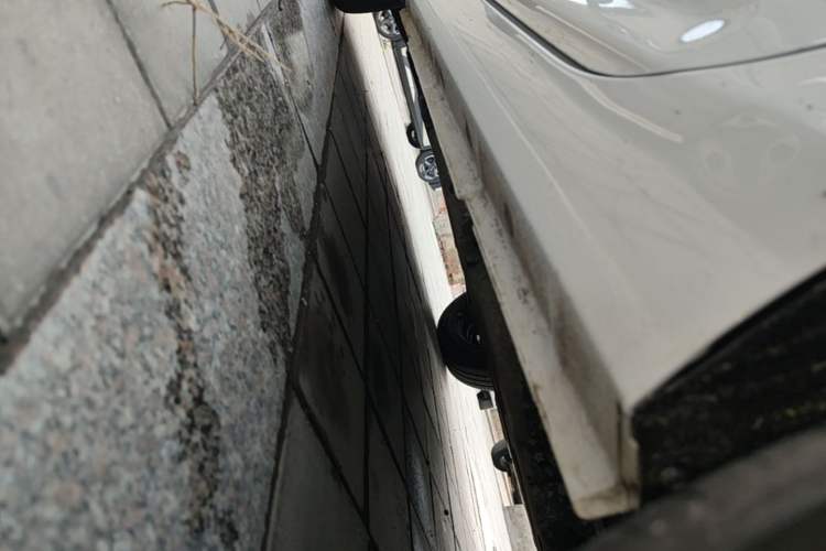 Used Geely Galaxy Panda 2024 Panda Mini 200km Endurance Bear Left Side Sill
