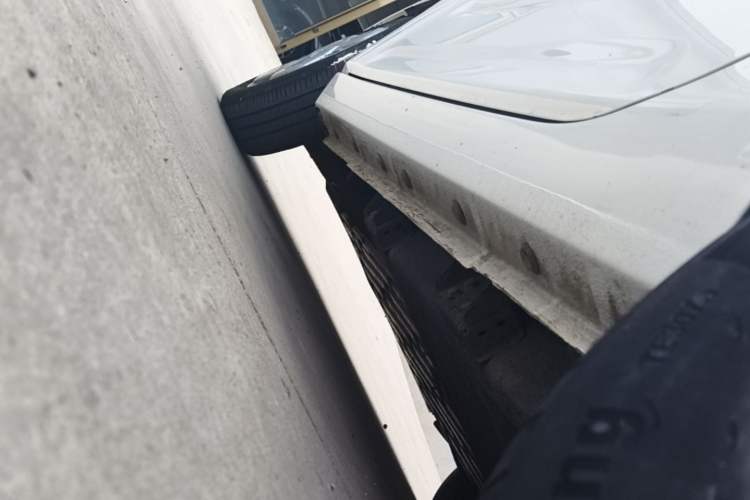Used Geely Galaxy Panda 2024 Panda Mini 200km Endurance Bear Left Side Sill