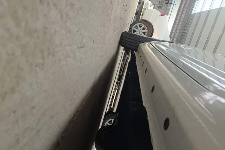 Used Geely Galaxy Panda 2024 Panda Mini 200km Endurance Bear Left Side Sill