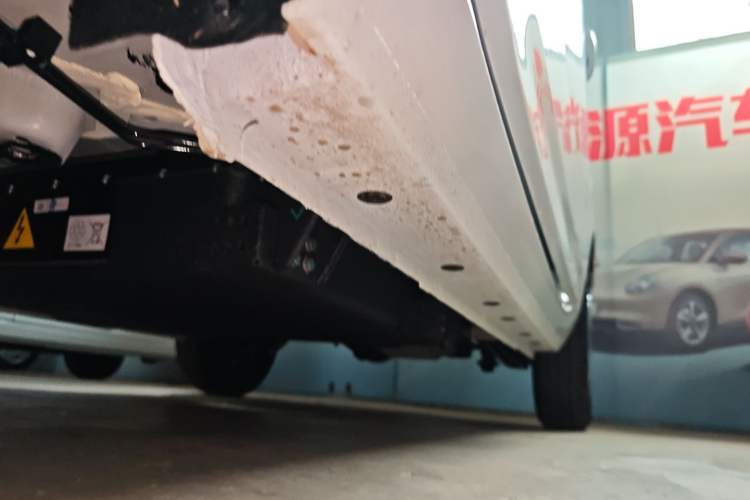 Used Geely Galaxy Panda 2024 Panda Mini 200km Endurance Bear Left Side Sill