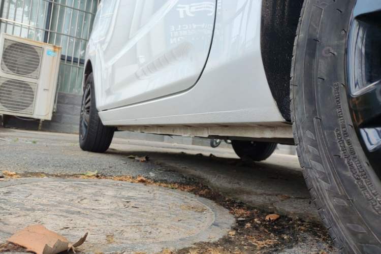 Used Geely Galaxy Panda 2024 Panda Mini 200km Endurance Bear Left Side Sill