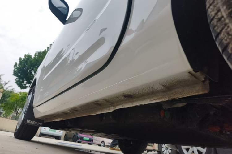 Used Geely Galaxy Panda 2024 Panda Mini 200km Endurance Bear Left Side Sill