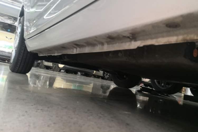 Used Geely Galaxy Panda 2024 Panda Mini 200km Longteng PRO Edition Left Side Sill