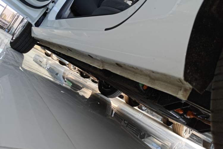 Used Geely Galaxy Panda 2024 Panda Mini 200km Endurance Bear Left Side Sill
