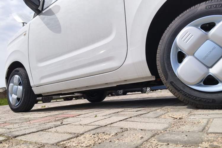 Used Geely Galaxy Panda 2024 Panda Mini 200km Endurance Bear Left Side Sill