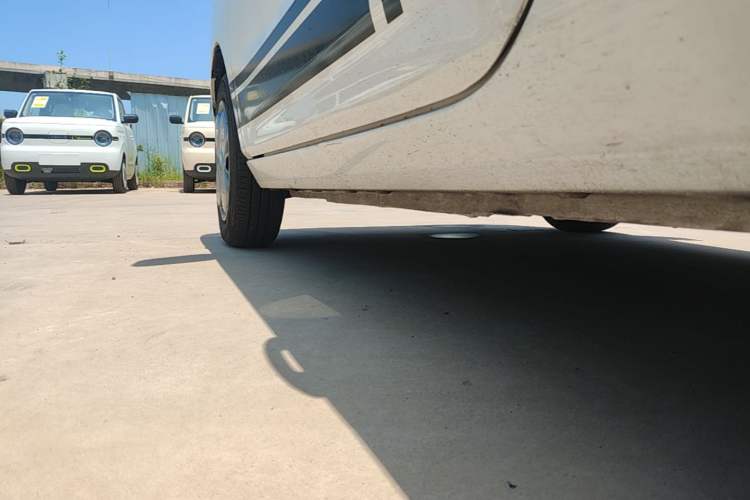 Used Geely Galaxy Panda 2024 Panda Mini 200km Endurance Bear Left Side Sill