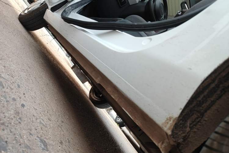 Used Geely Galaxy Panda 2024 Panda Mini 200km Endurance Bear Left Side Sill