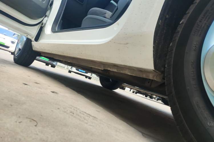 Used Geely Galaxy Panda 2024 Panda Mini 200km Endurance Bear Left Side Sill