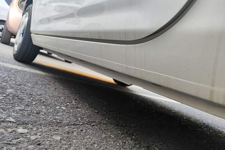 Used Geely Galaxy Panda 2024 Panda Mini 200km Endurance Bear Left Side Sill