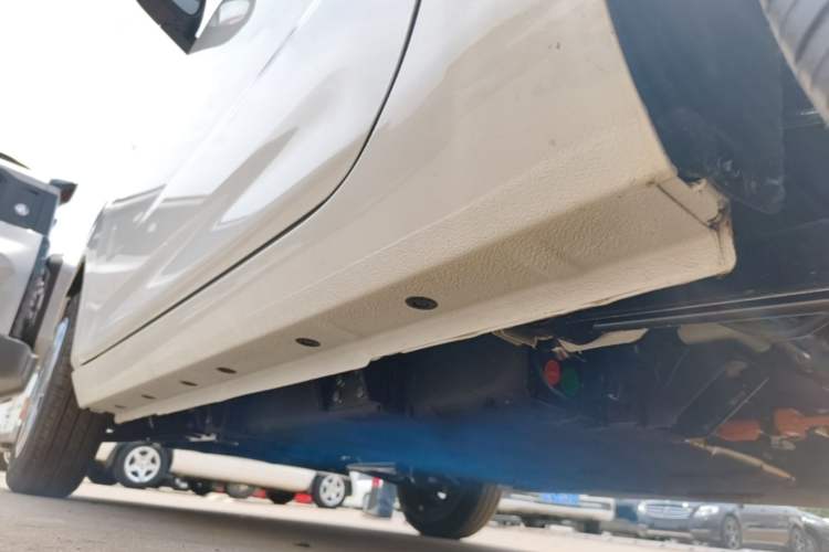 Used Geely Galaxy Panda 2024 Panda Mini 200km Endurance Bear Left Side Sill