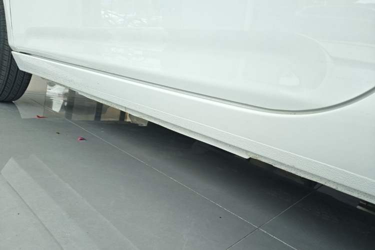 Used Geely Galaxy Panda 2024 Panda Mini 200km Endurance Bear Left Side Sill