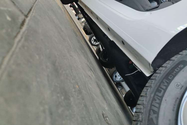 Used Geely Galaxy Panda 2024 Panda Mini 200km Endurance Bear Left Side Sill