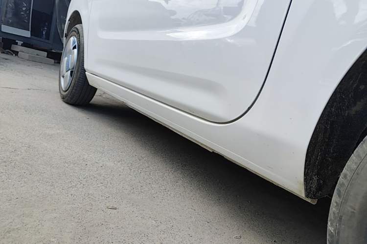 Used Geely Galaxy Panda 2024 Panda Mini 200km Endurance Bear Left Side Sill