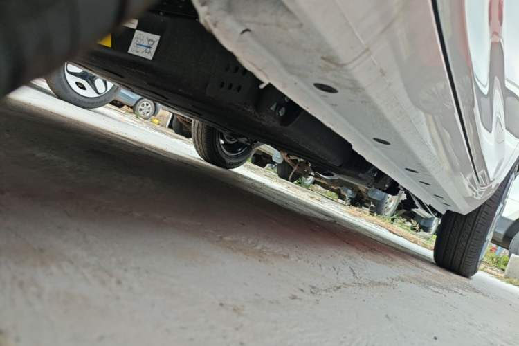 Used Geely Galaxy Panda 2024 Panda Mini 200km Endurance Bear Left Side Sill