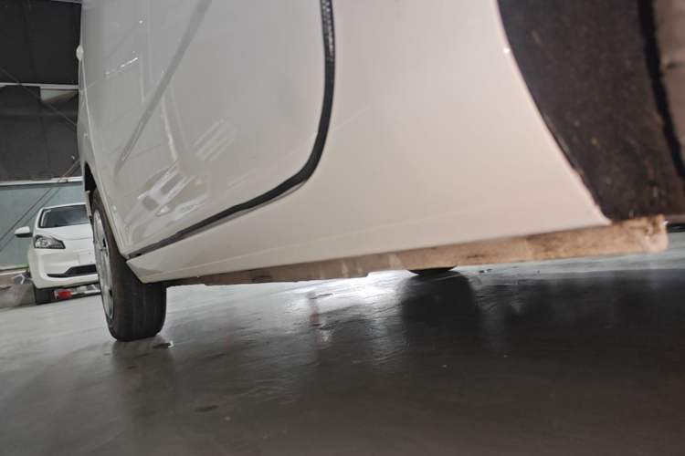 Used Geely Galaxy Panda 2024 Panda Mini 200km Endurance Bear Left Side Sill