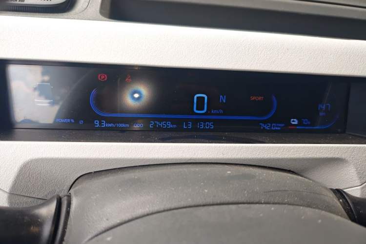 Used Geely Galaxy Panda 2024 Panda Mini 200km Endurance Bear Odometer Close Up