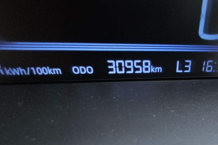 Used Geely Galaxy Panda 2024 Panda Mini 200km Endurance Bear Odometer Close Up
