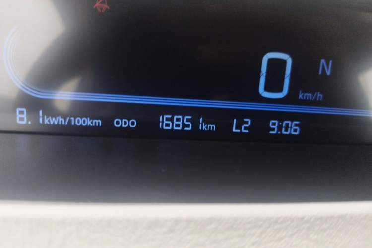Used Geely Galaxy Panda 2024 Panda Mini 200km Endurance Bear Odometer Close Up