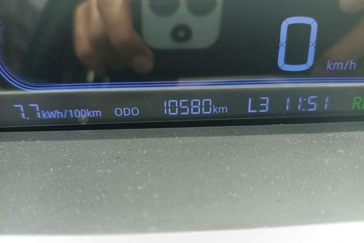 Used Geely Galaxy Panda 2024 Panda Mini 200km Endurance Bear Odometer Close Up
