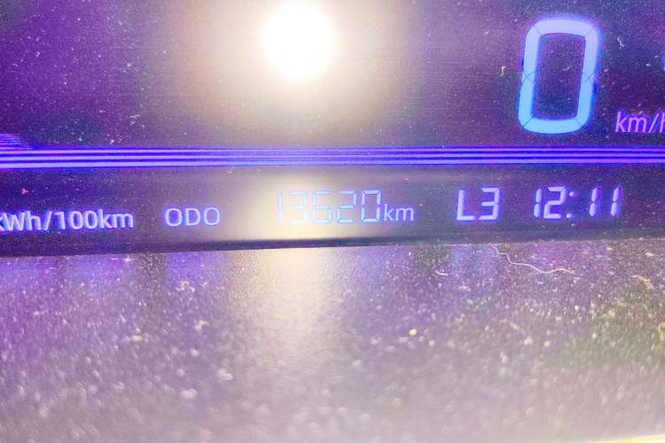 Used Geely Galaxy Panda 2024 200km Panda Rider Odometer Close Up