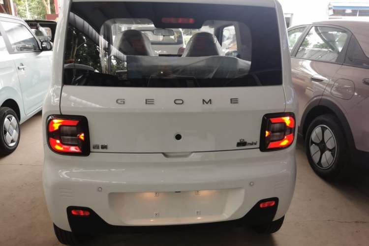 Used Geely Galaxy Panda 2024 Panda Mini 200km Endurance Bear Rear