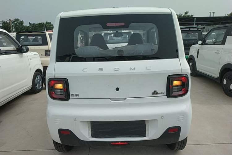Used Geely Galaxy Panda 2024 Panda Mini 200km Endurance Bear Rear